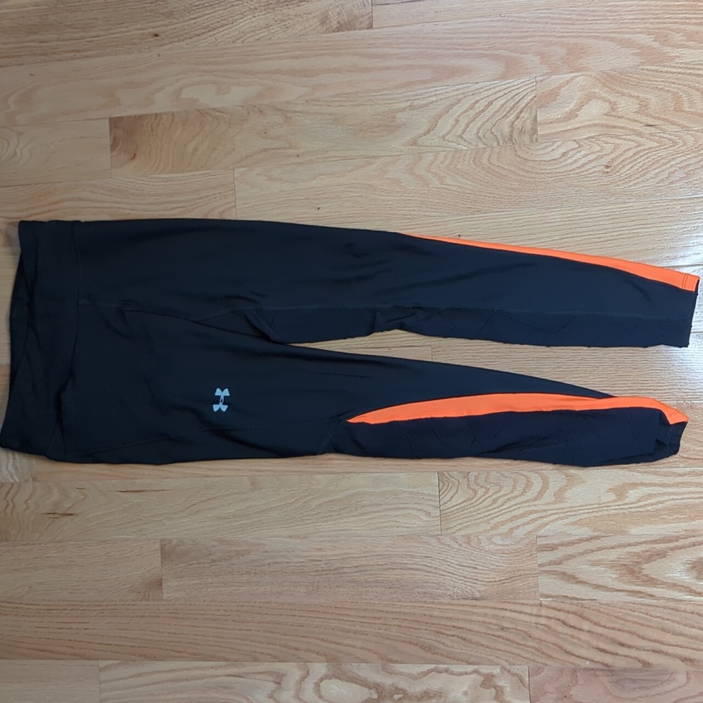 Under Armour Heatgear black orange legging in small